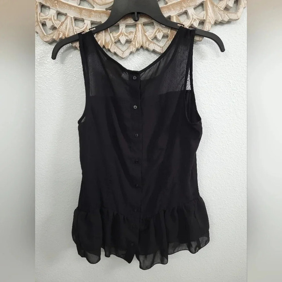 Princess Vera Wang Ruffle Bottom Top - Picture 7 of 12